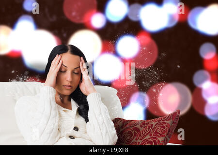 Image composite d'une femme souffrant d'une migraine Banque D'Images