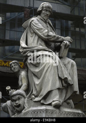 Calderon de la Barca (1600-1681). L'écrivain espagnol. Âge d'or. Statue de Juan Figueras Vila (1829-1881) en 1876. En. Madrid. Banque D'Images