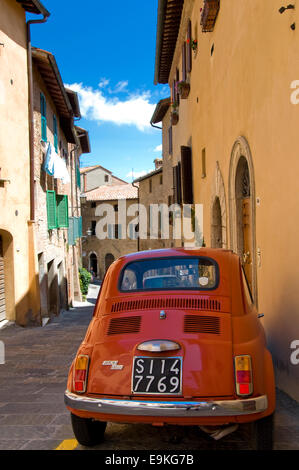 Fiat 500, Montepulciano, Sienne, Toscane, Italie Banque D'Images