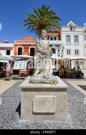 Statue de Luís de Camões en centre-ville de Cascais, Portugal Banque D'Images