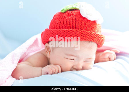 Newborn baby girl sleeping Banque D'Images