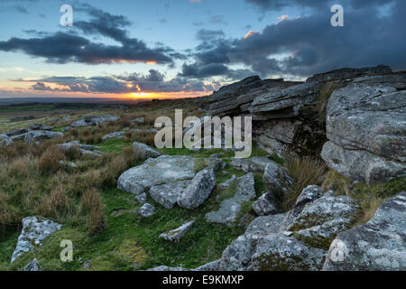 Coucher de Alex Tor sur Bodmin Moor en Cornouailles Banque D'Images