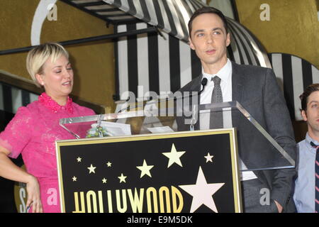 Hollywood, Californie, USA. 29 Oct, 2014. J15709Kaley Cuoco EG.honoré avec étoile sur le Hollywood Walk of Fame.6621 Hollywood Blvd, Hollywood, CA.10/29/2014.Kaley Cuoco ET JIM PARSONS .©Clinton H. Wallace/Photomundo/ Crédit Photos inc : Clinton Wallace/Globe Photos/ZUMA/Alamy Fil Live News Banque D'Images