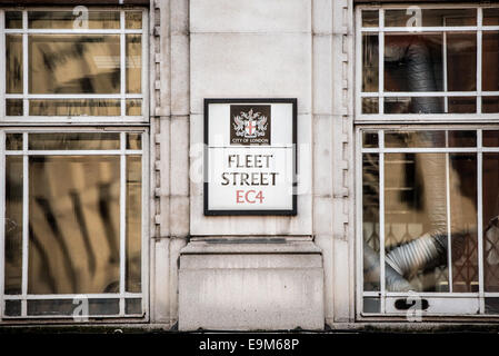 Londres, UK - Signes marquant Fleet Street à Londres, le lieu traditionnel des journaux du Royaume-Uni et de l'industrie des médias. Banque D'Images