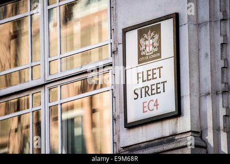 Londres, UK - Signes marquant Fleet Street à Londres, le lieu traditionnel des journaux du Royaume-Uni et de l'industrie des médias. Banque D'Images