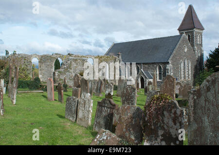 Ruines de l'ancienne église et cimetière et Église paroissiale de Wigtown. Banque D'Images