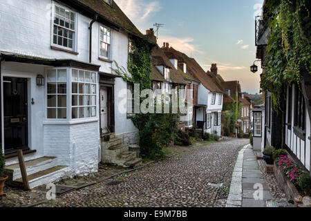 Beau vieux chalets sur une rue pavée à Rye, East Sussex Banque D'Images