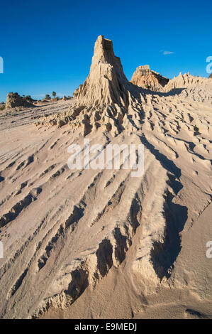 Murs de la Chine, une série de lunettes, Mungo National Park, région des lacs Willandra, New South Wales, Australie Banque D'Images