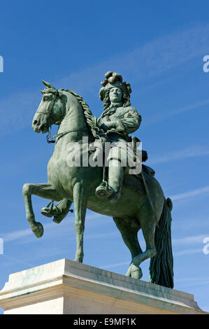 Statue équestre de Louis XIV, roi de France et de Navarre, le Roi Soleil, le Palais de Versailles, Site du patrimoine mondial de l'UNESCO Banque D'Images