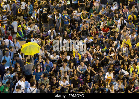 Hong Kong, Chine. 29 Oct, 2014. Les manifestants sont réunis à Queensway à Hongkong, Chine le 28 octobre, 2014. Top : Crédit Photo Corporation/Alamy Live News Banque D'Images