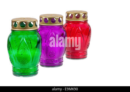 Bougies votives colorées isolé sur fond blanc avec clipping path Banque D'Images