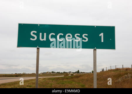 Signe d'un kilomètre de la ville de succès Saskatchewan Canada Banque D'Images