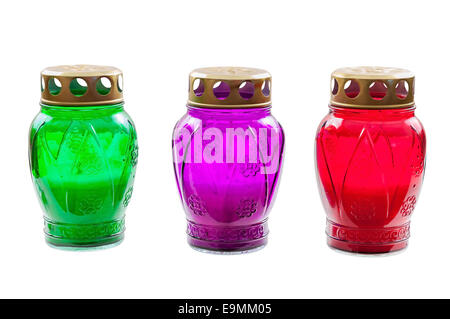 Bougies votives colorées isolé sur fond blanc avec clipping path Banque D'Images