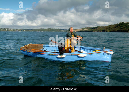 Pêche à l'huître dans l'estuaire de FAL, Cornouailles, Royaume-Uni. Banque D'Images