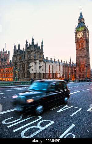 Le Big Ben, la Chambre du Parlement et le pont de Westminster, Londres, Royaume-Uni. Banque D'Images