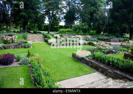 Le jardin en contrebas restauré au West Dean Gardens, West Sussex, England, UK Banque D'Images