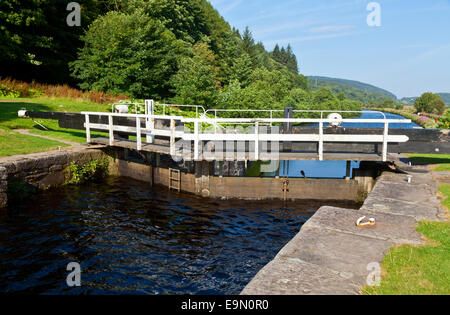 Serrure sur le Canal Crinan en Ecosse Banque D'Images