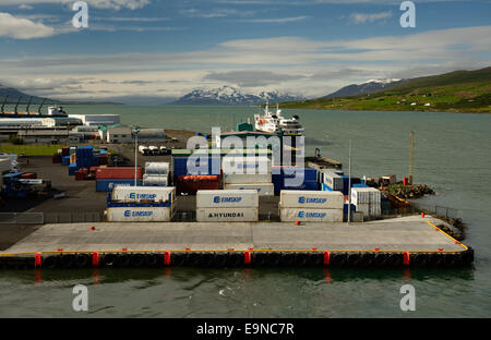 Le port d'Akureyri, à la tête de l'Eyjafjordur. Banque D'Images