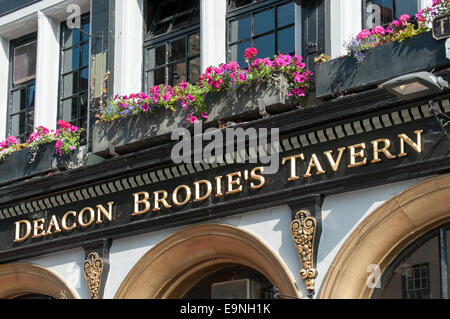 Deacon Brodie's Tavern, Royal Mile, Édimbourg, Écosse, Royaume-Uni Banque D'Images