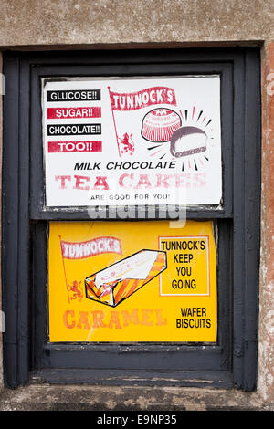 Les petites annonces de vieux Gâteaux de thé Tunnocks Crinan, Knapdale, ARGYLL & BUTE, Ecosse UK Banque D'Images