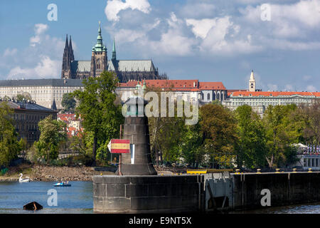 Panorama du château de Prague avec la Vltava, République tchèque de Prague Banque D'Images