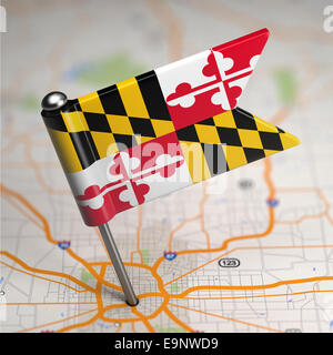 Le Maryland petit drapeau sur un fond de carte. Banque D'Images