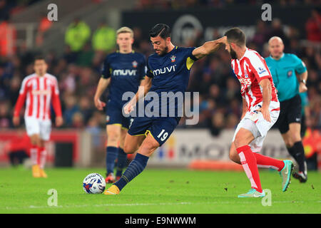 Stoke, UK. 29 Oct, 2014. Southampton Graziano Pelle marque l'ouverture ged - Stoke City vs Southampton - Capital One League Cup - Britannia Stadium - Stoke - 29/10/2014 Philippe Pic Oldham/Sportimage. © csm/Alamy Live News Banque D'Images