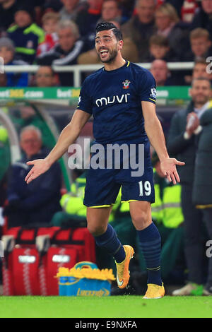 Stoke, UK. 29 Oct, 2014. Southampton Graziano pelle célèbre son premier but - Stoke City vs Southampton - Capital One League Cup - Britannia Stadium - Stoke - 29/10/2014 Philippe Pic Oldham/Sportimage. © csm/Alamy Live News Banque D'Images