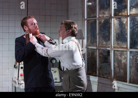 Theatre Royal Plymouth présente Grand Guignol par Carl Grose au Southwark Playhouse, Londres Banque D'Images