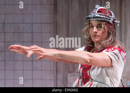 Theatre Royal Plymouth présente Grand Guignol par Carl Grose au Southwark Playhouse, Londres Banque D'Images