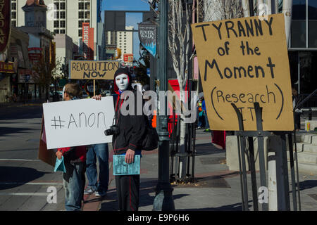 Cela faisait partie de la global Novembre 5th, 2013 a appelé à protester par Anonymous à Reno, Nevada, USA. Banque D'Images