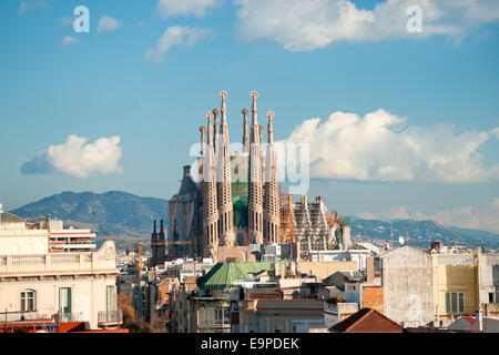 Barcelone, Espagne - 14 Décembre : La Sagrada Familia - l'impressionnante cathédrale conçue par Gaudi, qui est en cours de construction depuis le 19 M Banque D'Images
