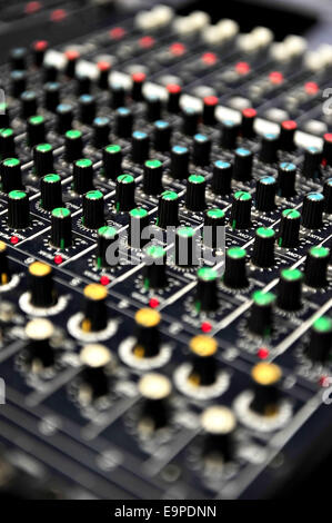 Détail tourné avec une console de mixage sonore Banque D'Images