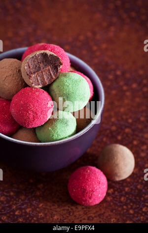 Un assortiment de truffes au chocolat Banque D'Images