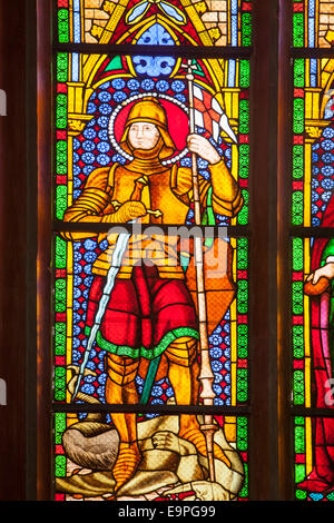 St George, la fenêtre de St Mary's Parish Church, Marburg, Hesse, Germany, Europe , Banque D'Images