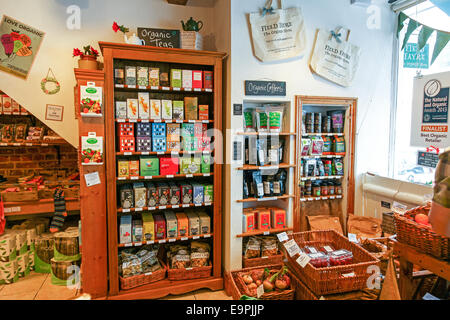 Un écran de thé biologique et du café au domaine Fayre Organic shop Ross on Wye Herefordshire Banque D'Images