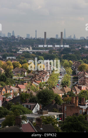 Banlieue de Londres, Wembley, avec le centre de Londres, dans la distance Banque D'Images