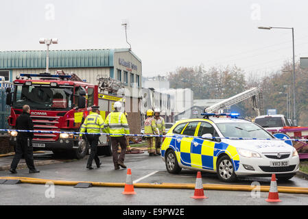 Stafford, Staffordshire, Royaume-Uni. 31 octobre, 2014. Lendemain d'un grand feu d'artifice sur l'usine à SP Tilcon Avenue, Baswich. Crédit : Christopher Hepburn/Alamy Live News Banque D'Images