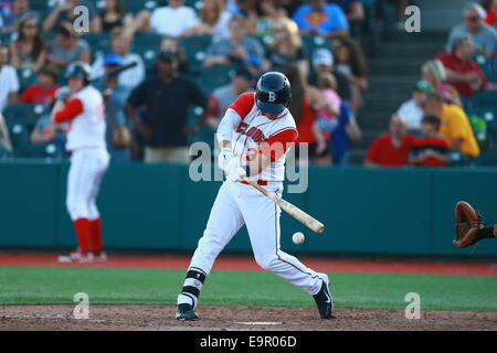 Brooklyn, NY/USA – 20 juillet 2014 : Brooklyn Cyclones Michael Conforto bats contre les Crossters à MCU Park.Credit: Gordon Donovan/Alay Live News Banque D'Images
