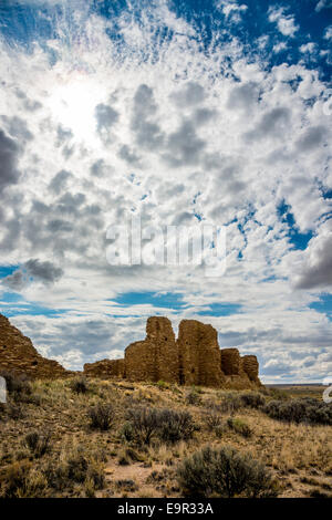 Pueblo Pintado est une ruine en Anasazi Chaco Canyon dans le nord du Nouveau Mexique. Il a été construit en 1060-1061 par A.D. Pueblo ancêtres. Banque D'Images