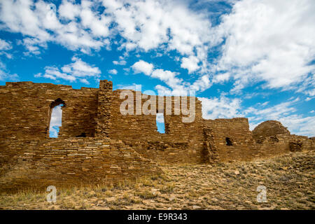 Pueblo Pintado est une ruine en Anasazi Chaco Canyon dans le nord du Nouveau Mexique. Il a été construit en 1060-1061 par A.D. Pueblo ancêtres. Banque D'Images