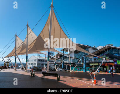 Les auvents et garde-fous aux Queens Wharf, au bord de l'Édifice Wellington, Wellington New Zealand Banque D'Images