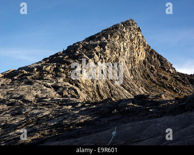 La crête basse, le point le plus élevé sur le Mont Kinabalu à Sabah, Malaisie. Banque D'Images