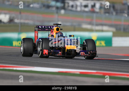 Austin, Texas, États-Unis. 31 octobre, 2014. F1 Grand Prix d'Amérique, de la pratique et de jour de vérification existante. Infiniti Red Bull Racing de Sebastian Vettel prend le circuit lors de la séance de vendredi : Action Crédit Plus Sport/Alamy Live News Banque D'Images