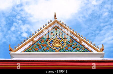 De style traditionnel Thaï sur la partie supérieure du temple Banque D'Images