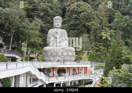 Statue géante de Guan Yin, déesse de la pitié à Chin Swee Temple, Cameron Highlands, Malaisie Banque D'Images