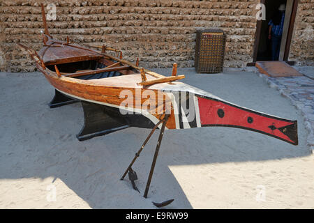 Al Baggarah un petit bateau utilisé pour la culture perlière dans le Fort Al Fahidi Le Musée de Dubaï Al Fahidi Street Bur Dubai UAE Banque D'Images