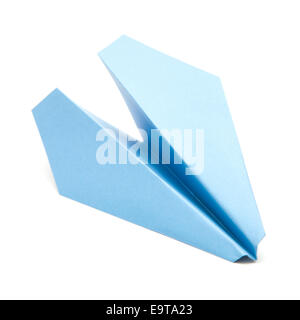 Avion en papier bleu isolated on white Banque D'Images