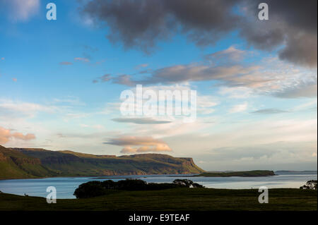 Vue panoramique sur le Loch Na Keal sur l'île de Mull, les Hébrides intérieures et les îles de l'Ouest dans la côte ouest de l'ECOSSE Banque D'Images