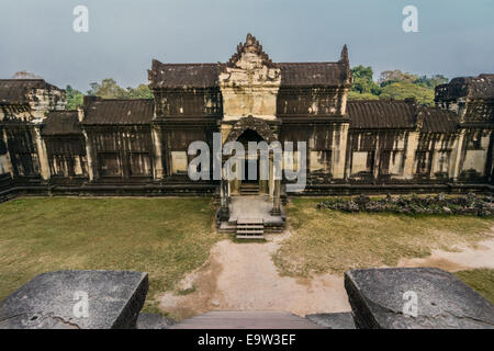 Angkor Wat a été d'abord un Hindou,puis par la suite, un temple bouddhiste au Cambodge et le plus grand dans le religieux monum. wor Banque D'Images